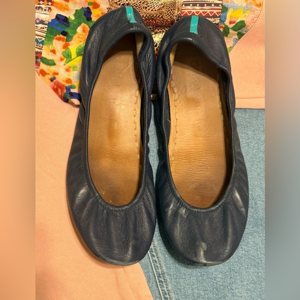 California Navy Blue Tieks